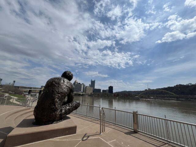 Mr Rogers statue, Pgh